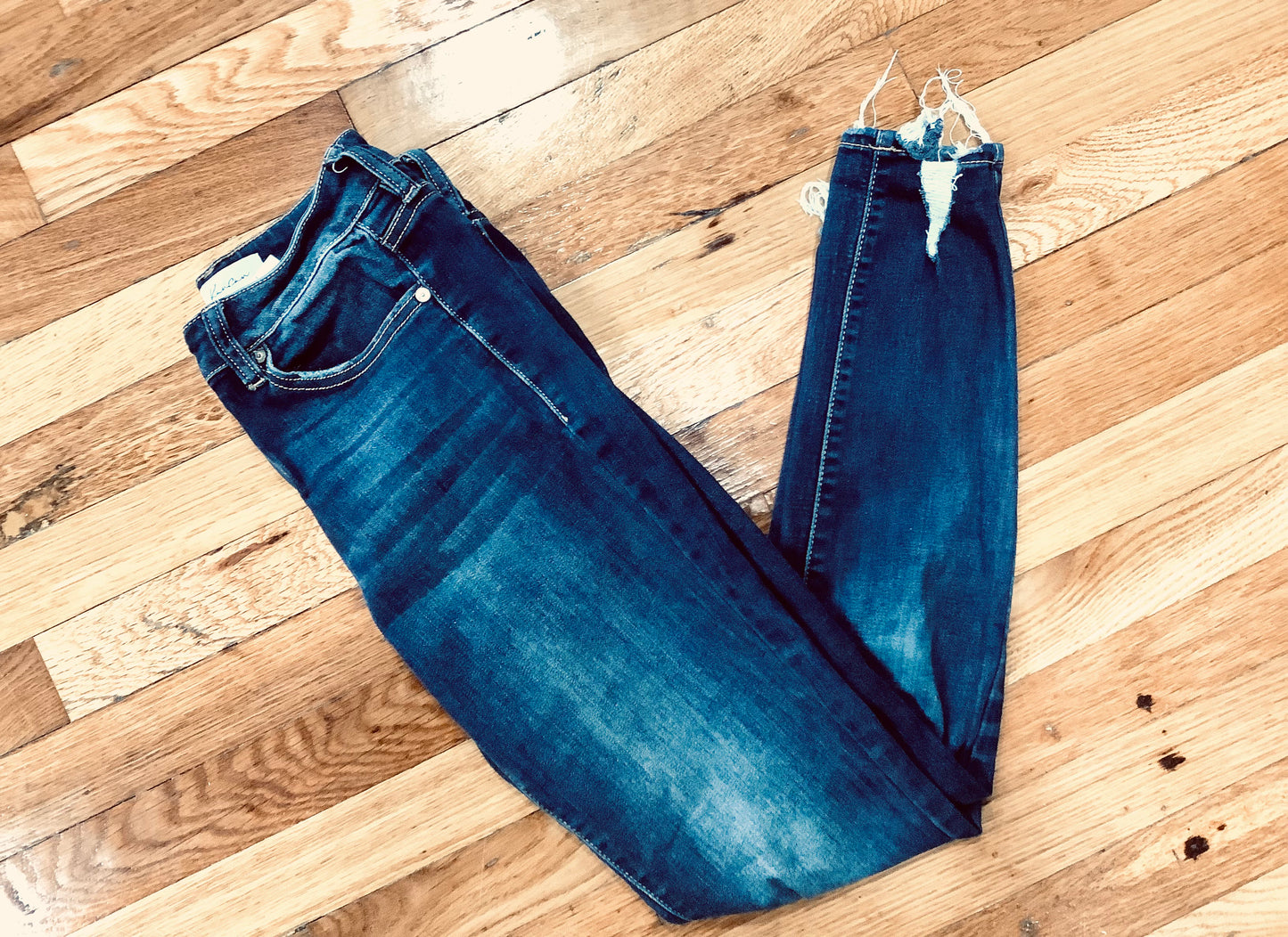 Women’s 5/26 Distressed Skinny Jean