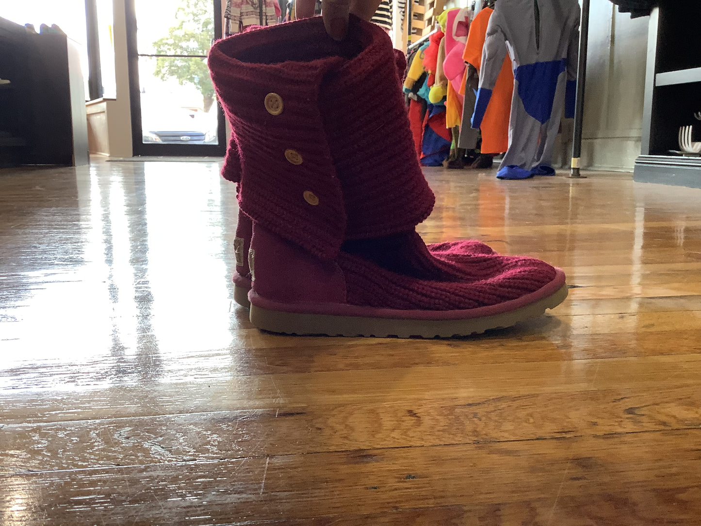 Women’s Size 8 Burgundy Knit Boots