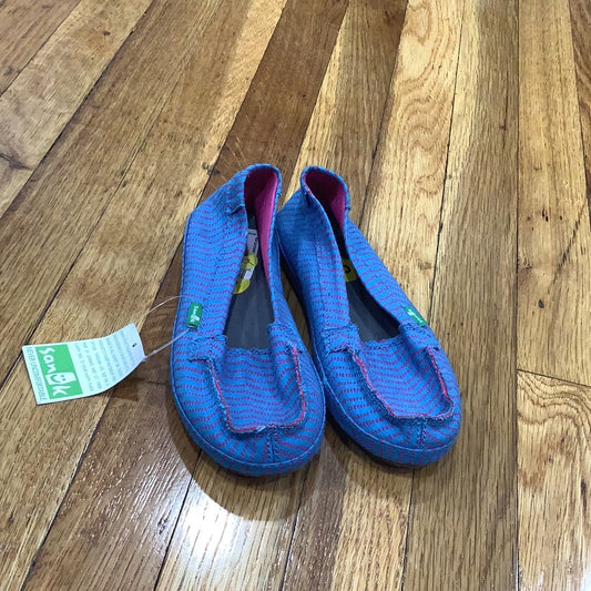 Girls shoes new with tags size 5
