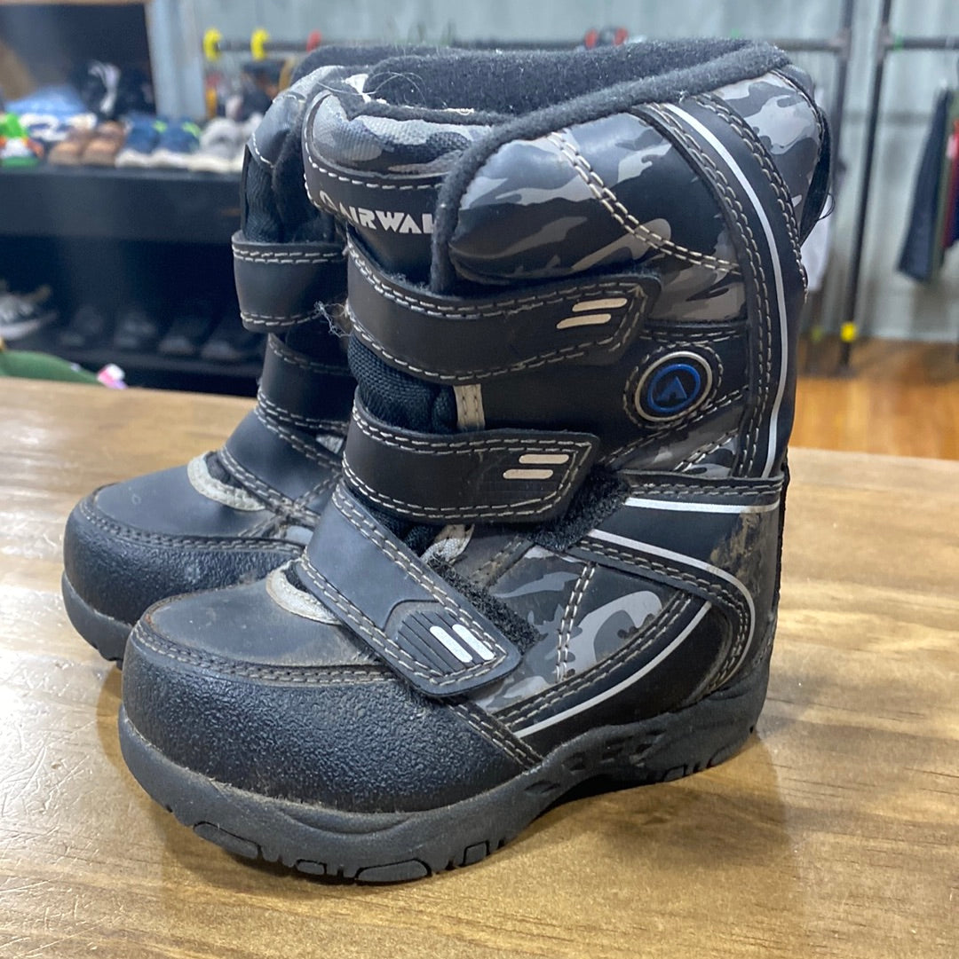 Airwalk snow boots size 5 toddler